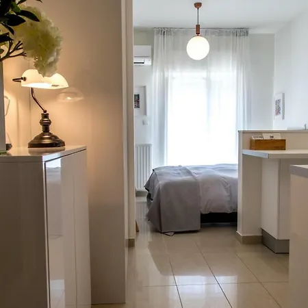 The Modern Suite Thessaloniki Exterior photo